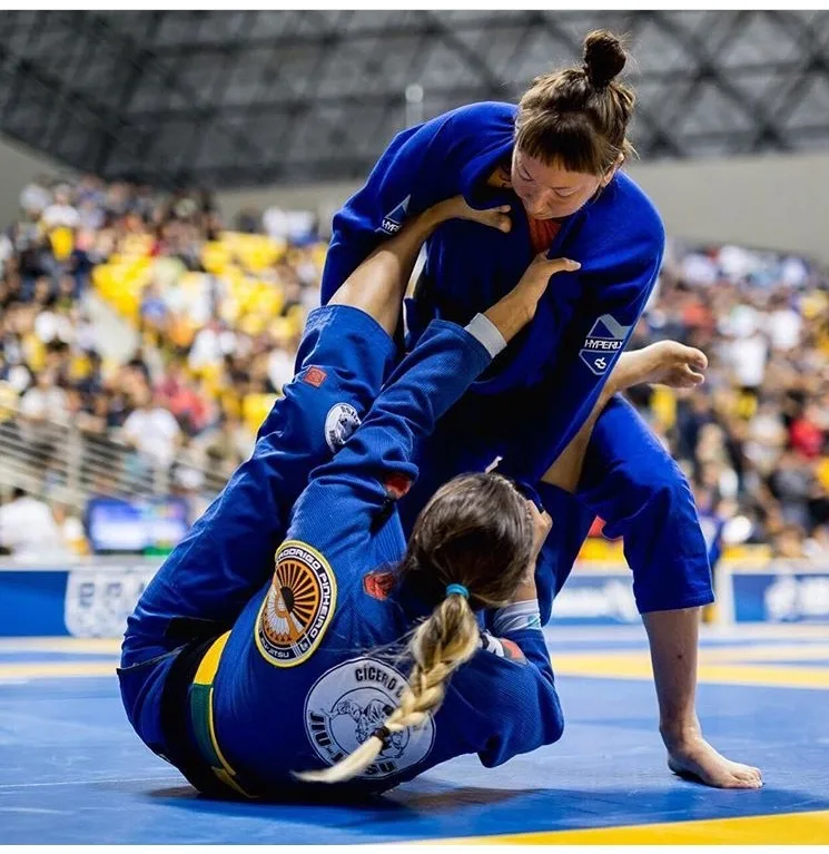 brazilian jiu jitsu woman