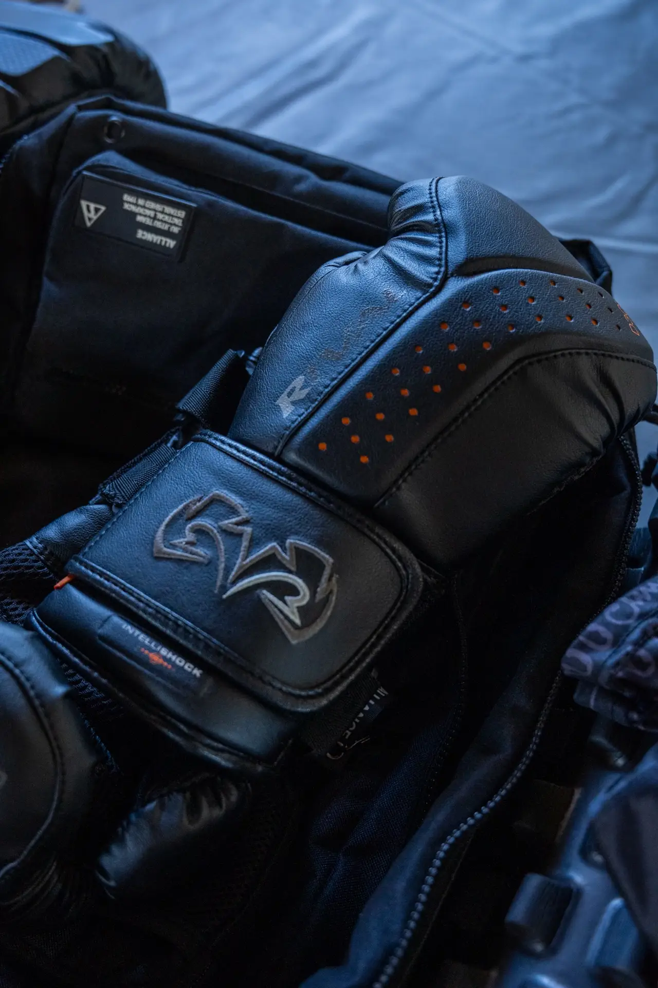 rival rb10 boxing glove review