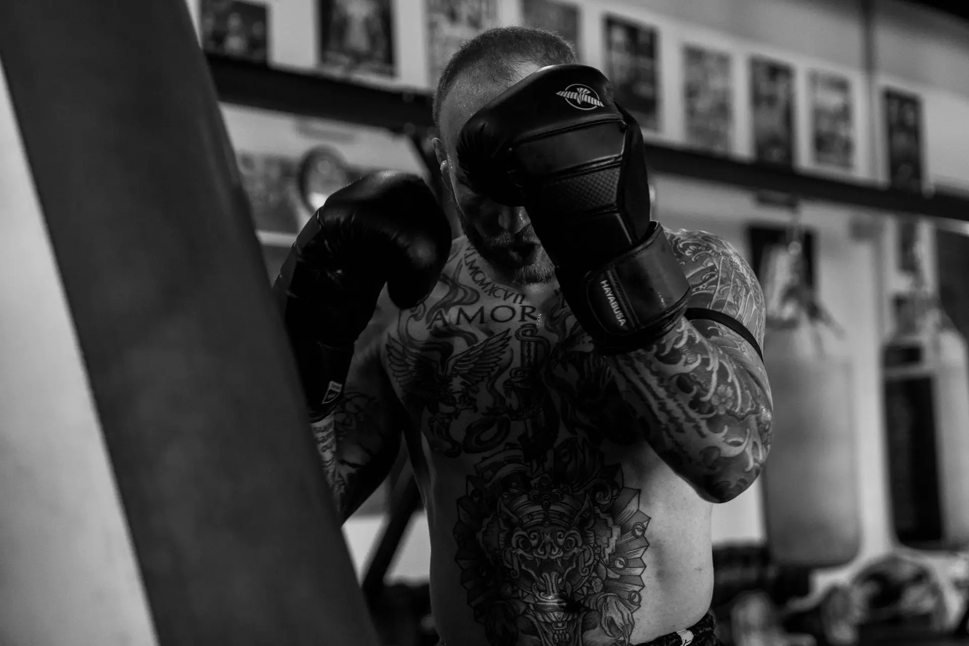b&w boxing image